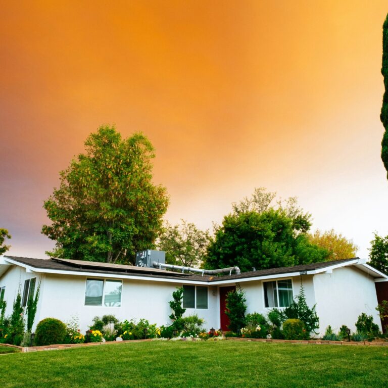 Home under hot temps Home under smoky red sky