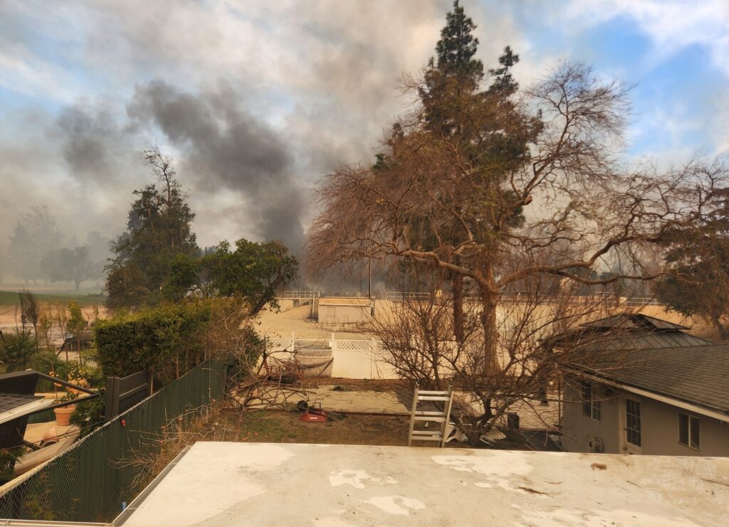 Smoke from Altadena wildfire Jan. 2025
